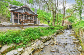 Noir Pine Creekside Chalet